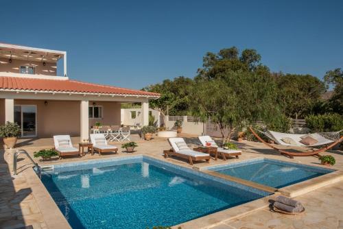 Filothei Beach House with pool