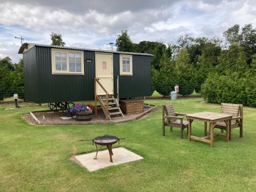 The Rowan Shepherds Hut