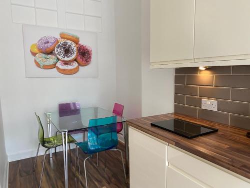 Lovely main door 2 bed apartment, Édimbourg (photo 7)