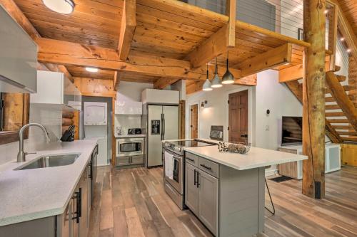 Provo Cabin with Mountain Views, Babbling Creek Provo Cabin with Mountain Views, Babbling Creek