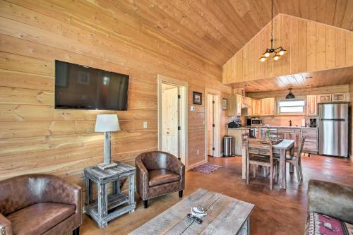 Dreamy Mountain-View Cabin Near Yellowstone! in Livingston, USA
