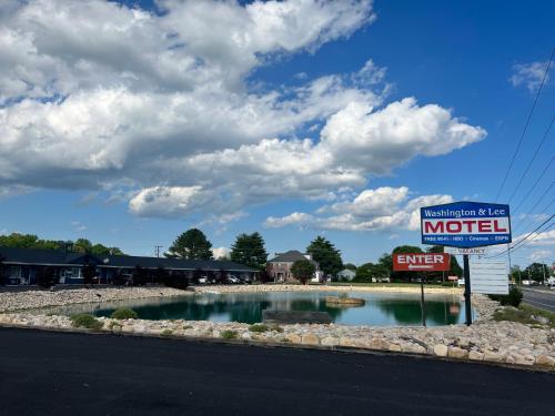Washington & Lee Motel in East End, USA
