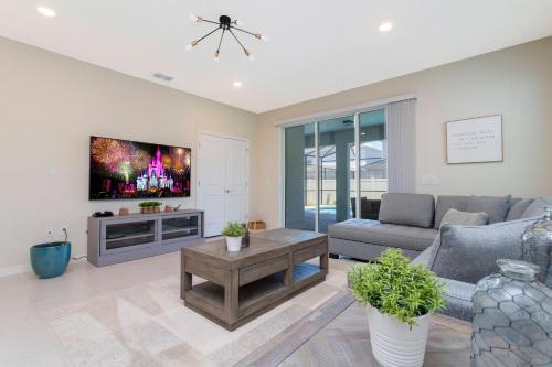 7-bed w Pool, Game Room and Free Resort Access, Davenport (photo 9)