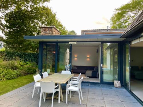 Erkély/terasz, Heerlijk vrijstaand huis aan de duinen in Hogeweg