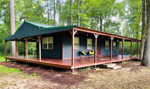 Cabin 2 - Modern Cabin Rentals in Southwest Mississippi at Firefly Lane