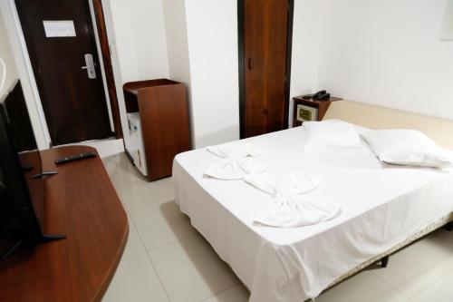 Double Room image 2
