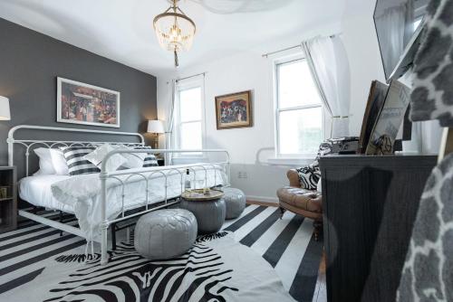 Maximalist Getaway Near Temple University in Philadelphia, USA
