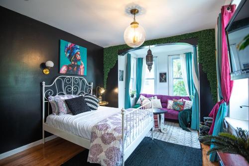 Maximalist Getaway Near Temple University in Philadelphia, USA