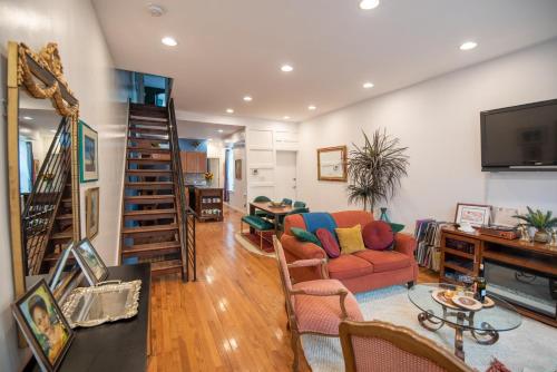 Maximalist Getaway Near Temple University in Philadelphia, USA
