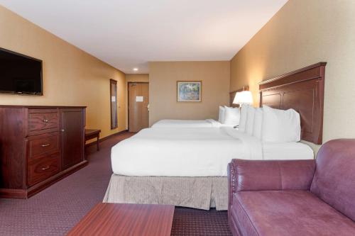 Best Western Plus Fredericton Hotel & Suites