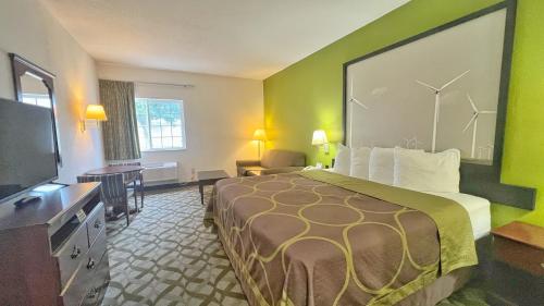 Super 8 by Wyndham De Soto Super 8 by Wyndham De Soto