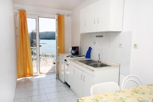 Apartments by the sea Marina Trogir - 4850 - main image