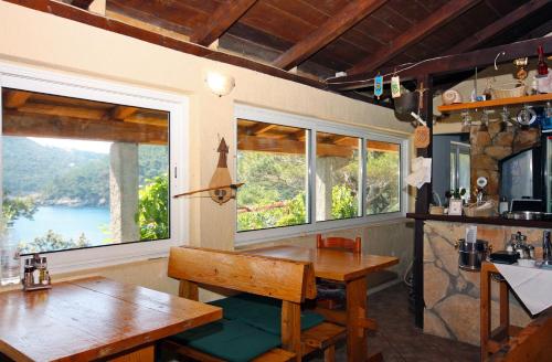 Apartments by the sea Cove Saplunara, Mljet - 4914 in Saplunara