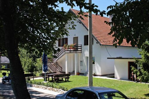  Apartments and rooms with parking space Smoljanac, Plitvice - 5194 in Plitvička Jezera