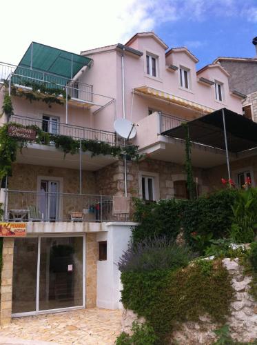  Apartments Perica, Pension in Ivan Dolac