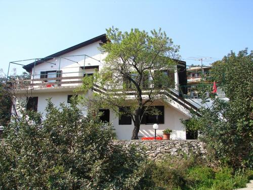  Apartments and rooms by the sea Stomorska, Solta - 5211 in Stomorska