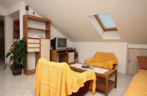 Apartments by the sea Barbat Rab - 5005 - image 14