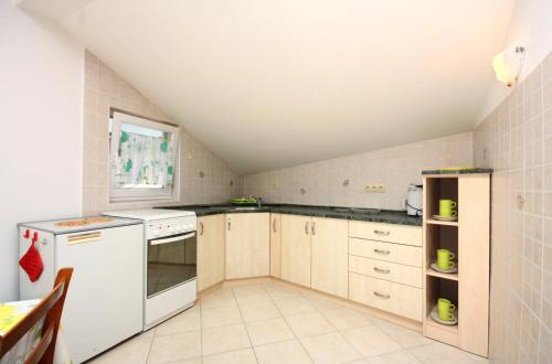 Apartments by the sea Barbat Rab - 5005 - image 9