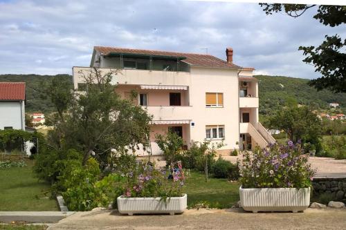  Apartments with a parking space Supetarska Draga - Donja, Rab - 5060 in Rab