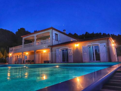 Luxury villa with jacuzzi - Location, gîte - Montbrun-des-Corbières