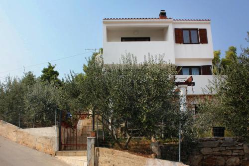  Apartments by the sea Stomorska, Solta - 5179 in Stomorska