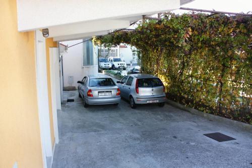 Apartments by the sea Podstrana Split - 5226 - image 11