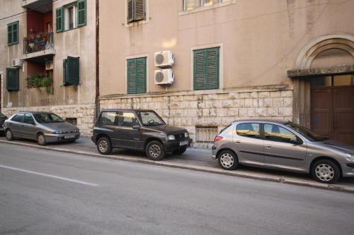 Apartments with WiFi Split - 8630 - image 2