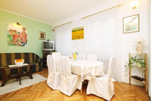 Apartments with WiFi Split - 8630 - image 9