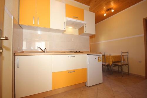 Apartments with a parking space Vis - 8531 - image 9
