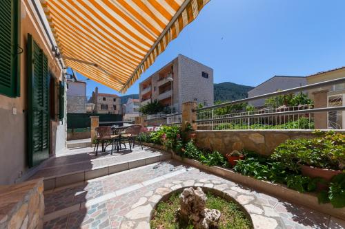 Apartments by the sea Komiza Vis - 8860 - image 10