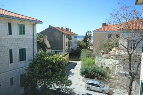 Apartments by the sea Split - 8671 - image 12