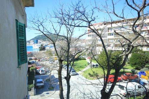 Apartments by the sea Split - 8671 - image 13