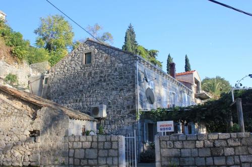  Apartments with WiFi Trsteno, Dubrovnik - 8738 in Trsteno