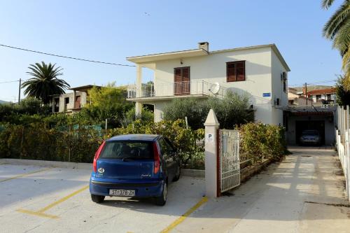 Apartments with a parking space Trogir - 10337 - image 10