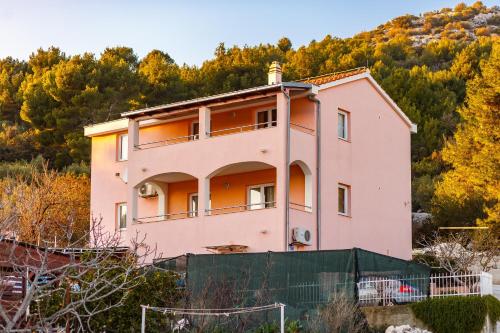  Apartments by the sea Poljica, Trogir - 11103 in Marina
