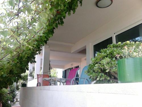  Apartments by the sea Rogac, Solta - 11220 in Rogač