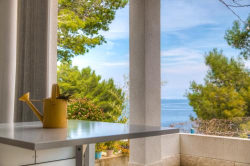Apartments by the sea Rogac Solta - 11220 - image 13
