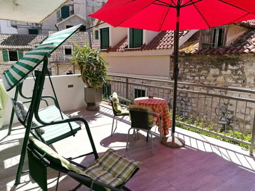 Apartments by the sea Split - 11161 - image 7