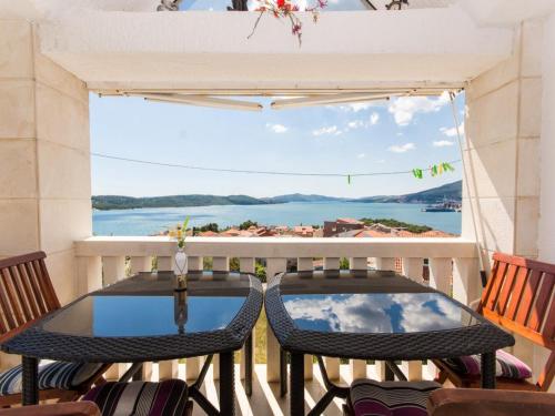 Balcony/terrace, Villa Stil in Okrug Gornji
