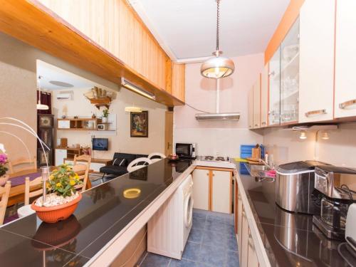 Kitchen, Villa Stil in Okrug Gornji
