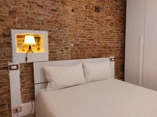 ROOMS PIAZZETTA LA MADDALENA 2 - Accommodation - Savona