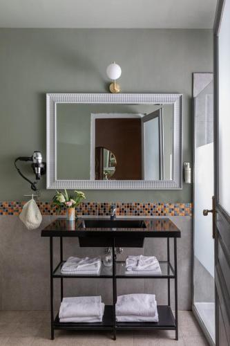 Glance in Rome - image 2