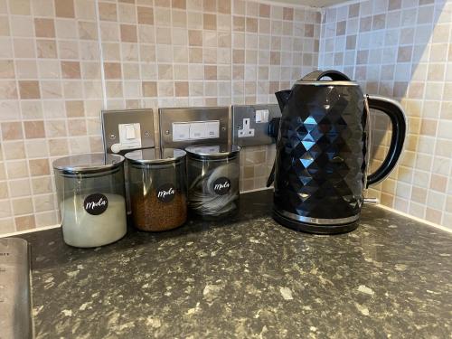 Seadmed, Moda Wigan - Stylish 2 Bed Apartment Central Wigan in Wigan