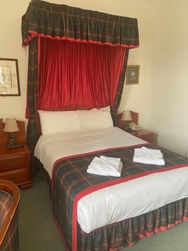 Lovat Arms Hotel - image 10