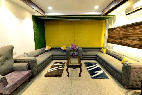 Hotel The Yellow - image 5