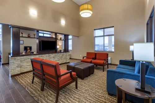 Comfort Inn & Suites Gateway to Glacier National Park - Hotel - Shelby
