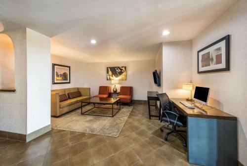 Quality Inn & Suites Garland - East Dallas in Garland, USA