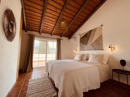Casa Colinas Roxas by Portucasa in Cerro Azul
