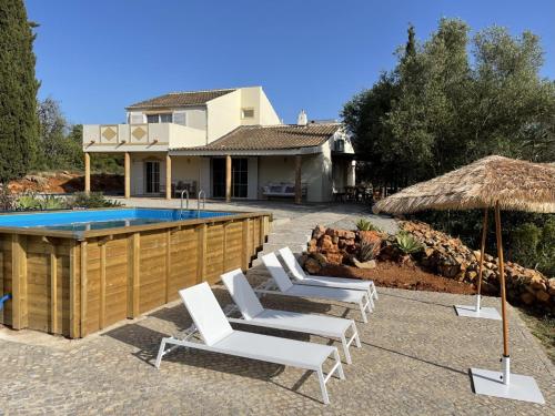 Swimming pool, Casa Colinas Roxas by Portucasa in Cerro Azul