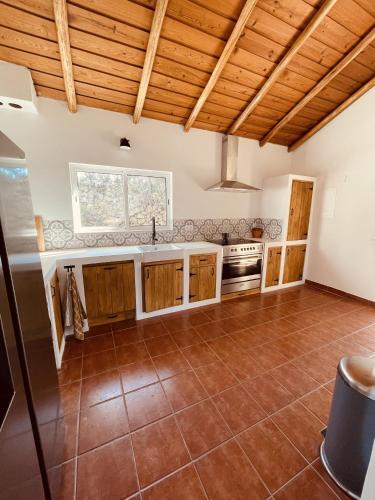 Kitchen, Casa Colinas Roxas by Portucasa in Cerro Azul